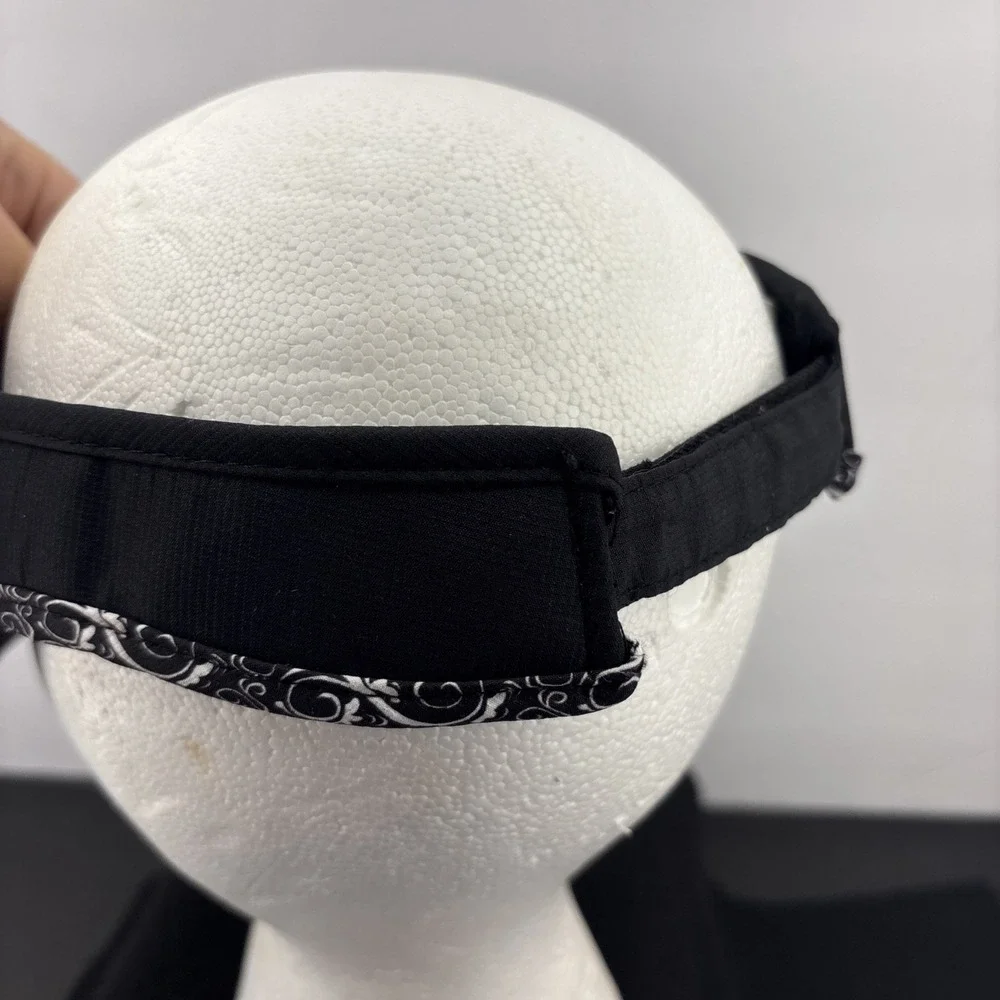 Callaway Ladies Golf Visor Black Adjustable Hook & Loop White Paisley Trim